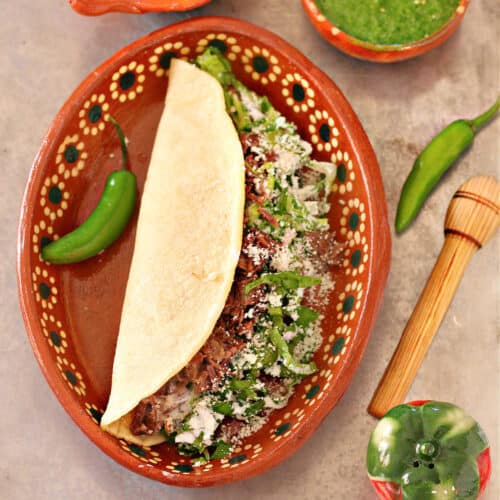 Quesadillas de Carne Deshebrada.